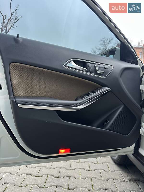 Позашляховик / Кросовер Mercedes-Benz GLA-Class 2017 в Києві