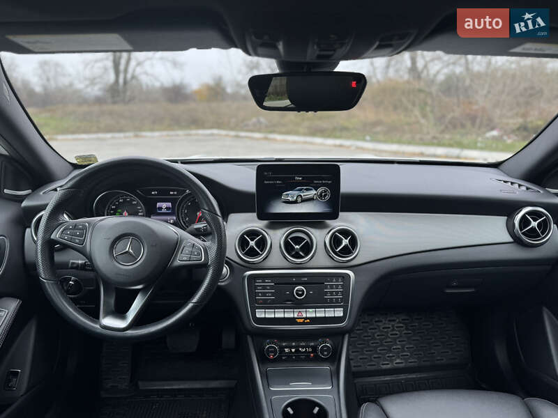 Позашляховик / Кросовер Mercedes-Benz GLA-Class 2018 в Кам'янському