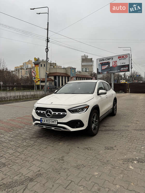 Mercedes-Benz GLA-Class 2021