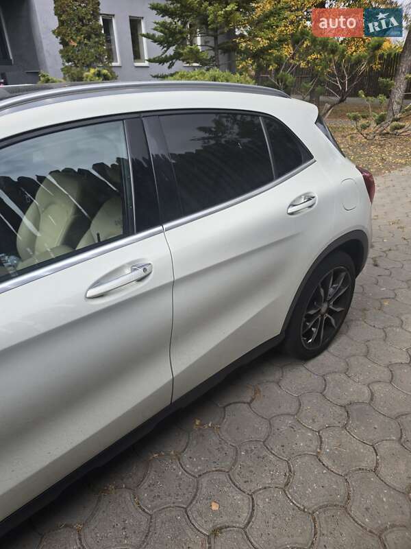 Внедорожник / Кроссовер Mercedes-Benz GLA-Class 2017 в Запорожье