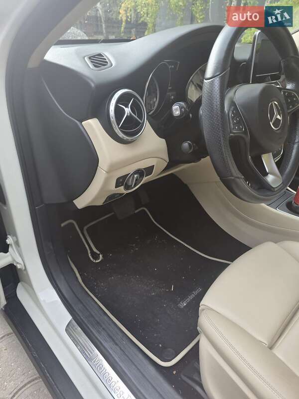 Внедорожник / Кроссовер Mercedes-Benz GLA-Class 2017 в Запорожье