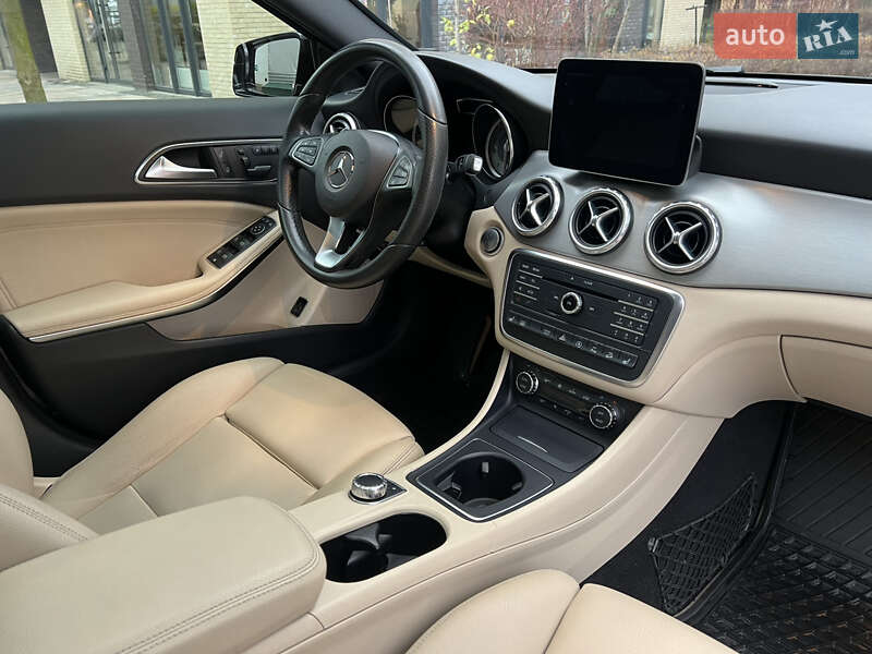 Внедорожник / Кроссовер Mercedes-Benz GLA-Class 2017 в Киеве фото 47 Внедорожник / Кроссовер Mercedes-Benz GLA-Class 2017 в Киеве