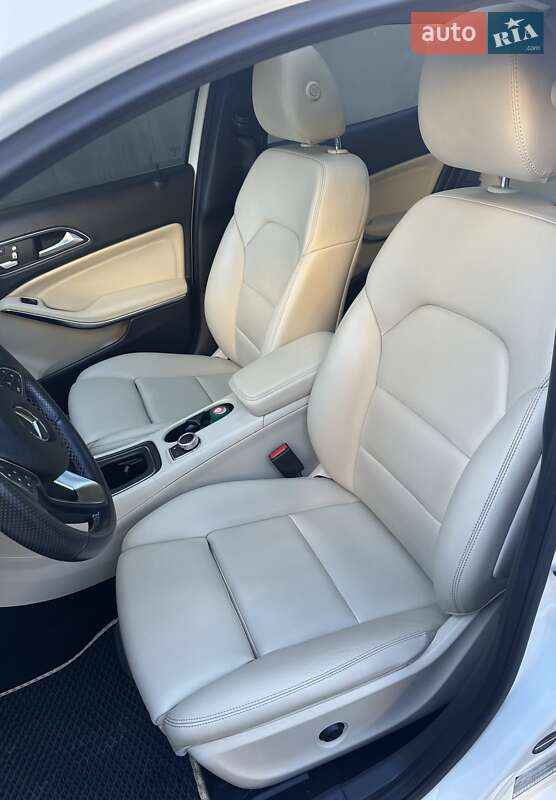 Позашляховик / Кросовер Mercedes-Benz GLA-Class 2018 в Києві