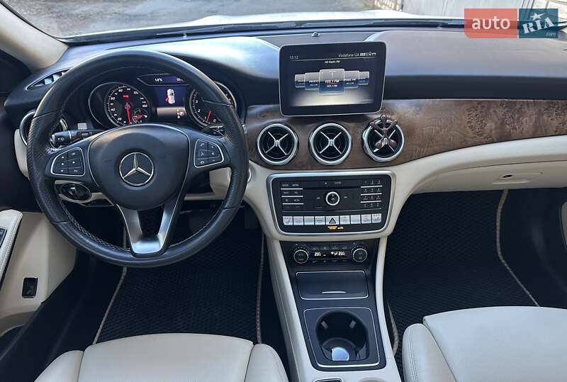 Позашляховик / Кросовер Mercedes-Benz GLA-Class 2018 в Києві
