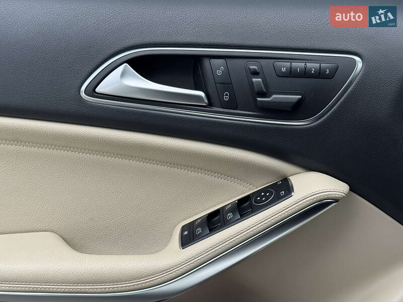 Позашляховик / Кросовер Mercedes-Benz GLA-Class 2016 в Києві