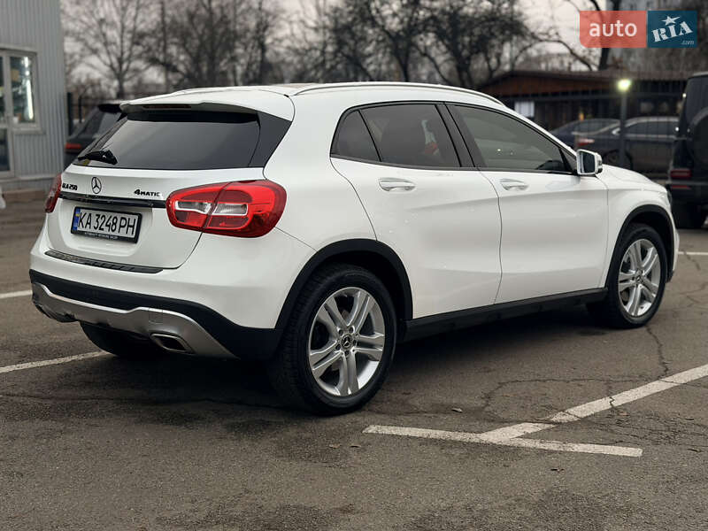 Внедорожник / Кроссовер Mercedes-Benz GLA-Class 2018 в Киеве