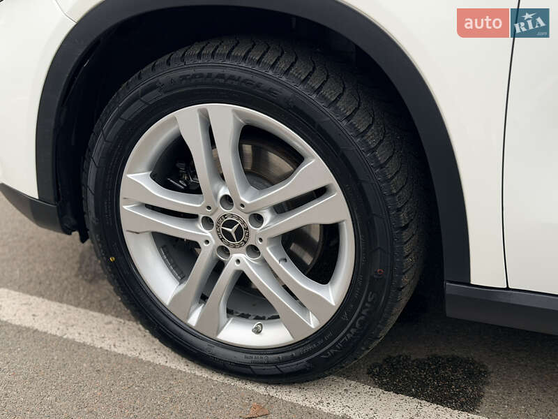 Внедорожник / Кроссовер Mercedes-Benz GLA-Class 2018 в Киеве