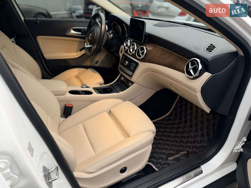 Внедорожник / Кроссовер Mercedes-Benz GLA-Class 2018 в Киеве
