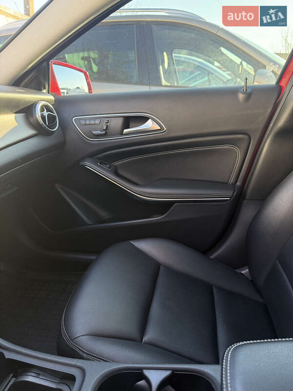 Позашляховик / Кросовер Mercedes-Benz GLA-Class 2015 в Рівному