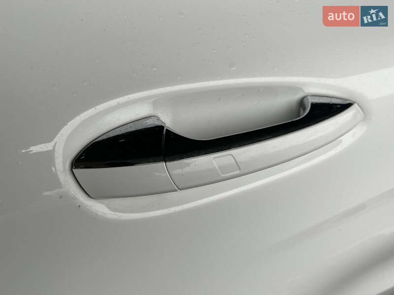 Позашляховик / Кросовер Mercedes-Benz GLA-Class 2018 в Києві