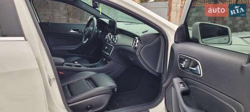 Позашляховик / Кросовер Mercedes-Benz GLA-Class 2018 в Рівному