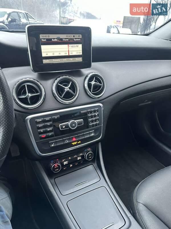 Внедорожник / Кроссовер Mercedes-Benz GLA-Class 2015 в Киеве