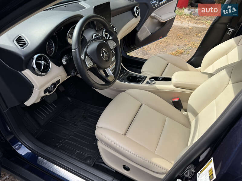 Mercedes-Benz GLA-Class 2017 Mercedes-Benz GLA-Class 2017