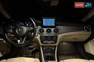 Внедорожник / Кроссовер Mercedes-Benz GLA-Class 2017 в Киеве