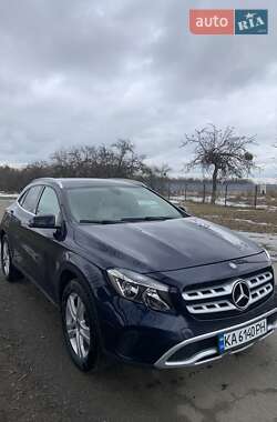Внедорожник / Кроссовер Mercedes-Benz GLA-Class 2018 в Киеве