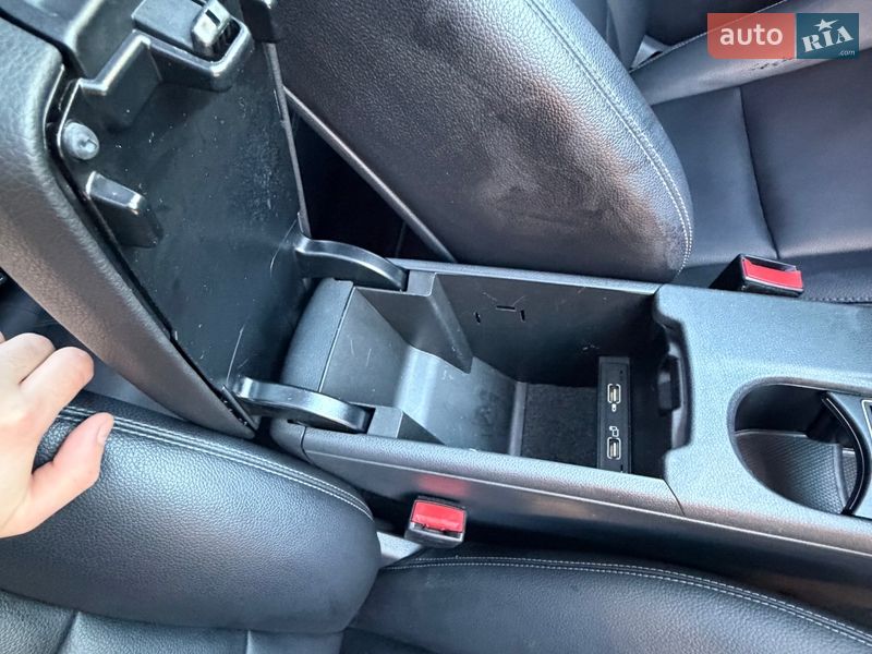 Внедорожник / Кроссовер Mercedes-Benz GLA-Class 2016 в Киеве