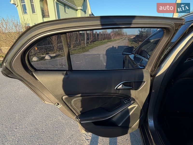 Внедорожник / Кроссовер Mercedes-Benz GLA-Class 2016 в Киеве