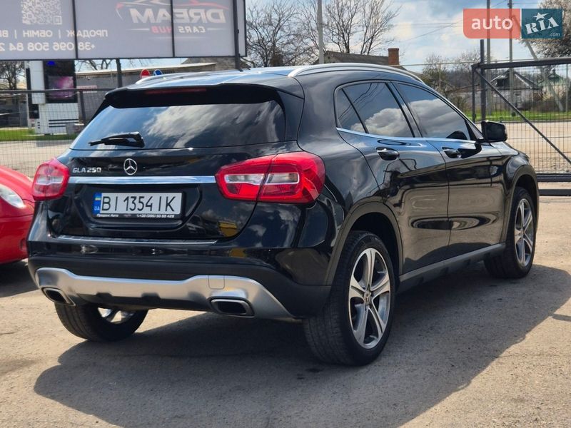 Внедорожник / Кроссовер Mercedes-Benz GLA-Class 2017 в Кременчуге