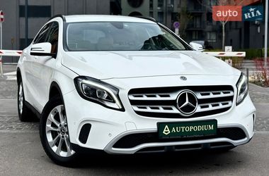 Внедорожник / Кроссовер Mercedes-Benz GLA-Class 2019 в Киеве