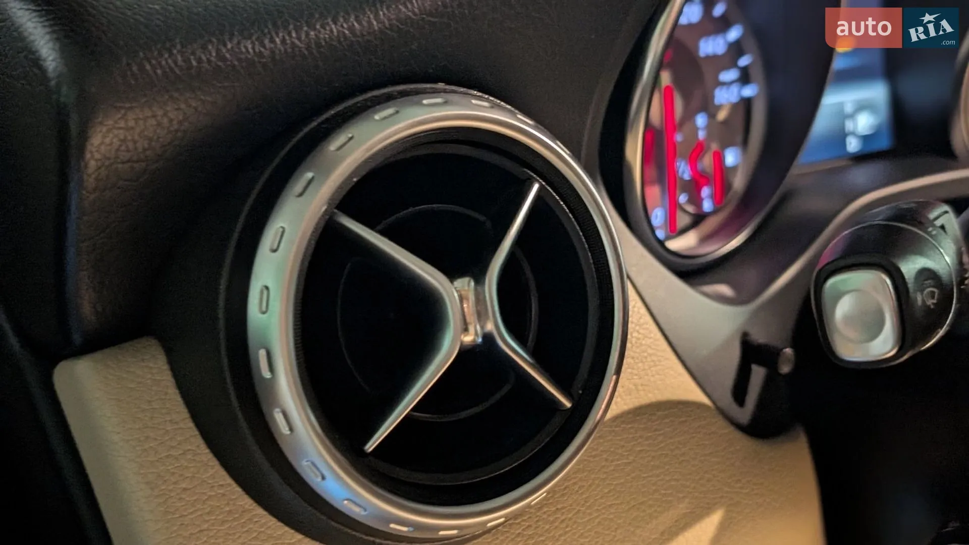 2015 Mercedes-Benz GLA-klasse - мініатюра 13