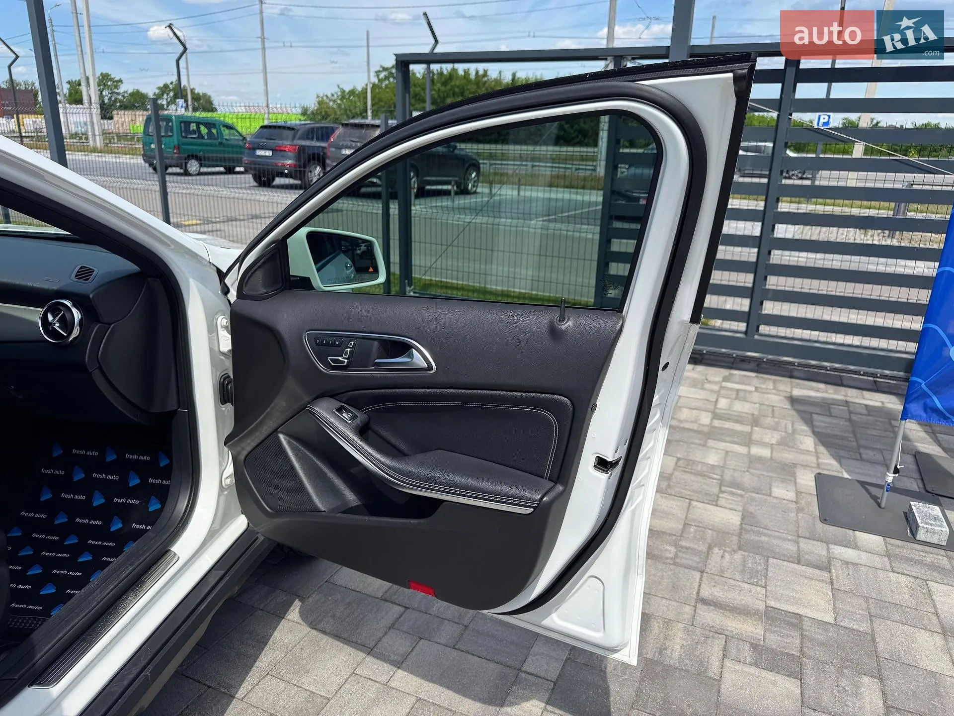 2017 Mercedes-Benz GLA-klasse - мініатюра 33