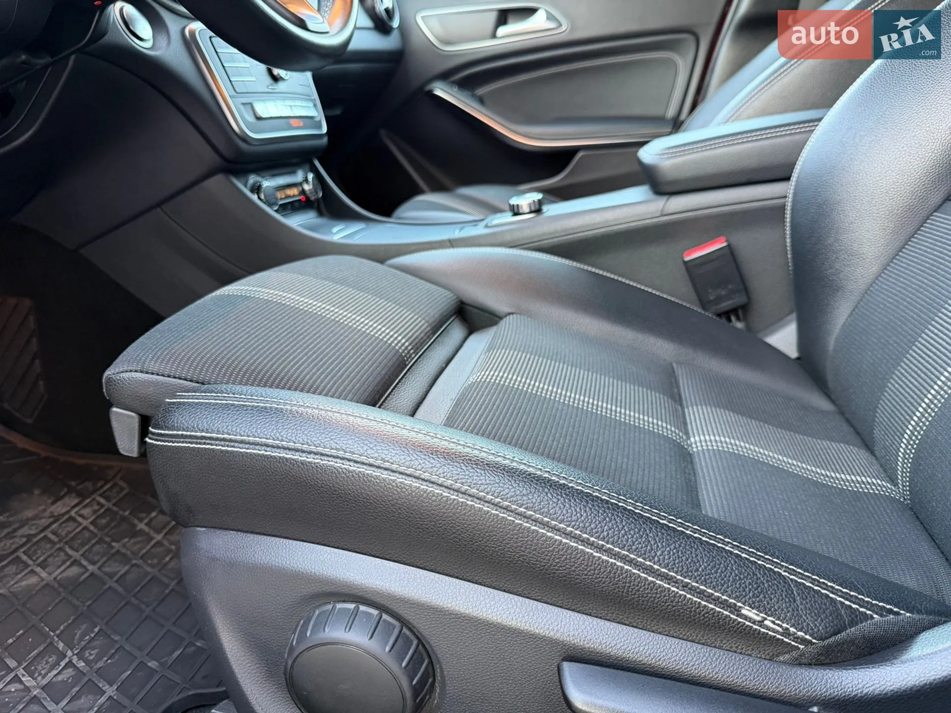 2017 Mercedes-Benz GLA-klasse - мініатюра 51