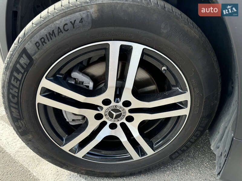 Внедорожник / Кроссовер Mercedes-Benz GLB-Class 2019 в Днепре