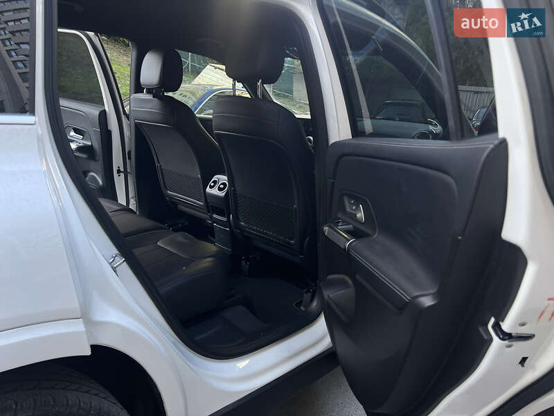 Внедорожник / Кроссовер Mercedes-Benz GLB-Class 2020 в Киеве