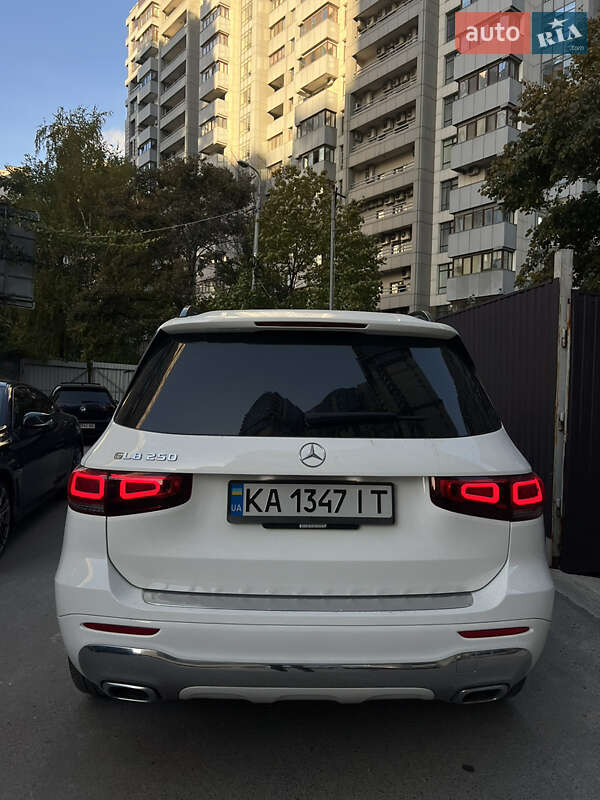 Внедорожник / Кроссовер Mercedes-Benz GLB-Class 2020 в Киеве
