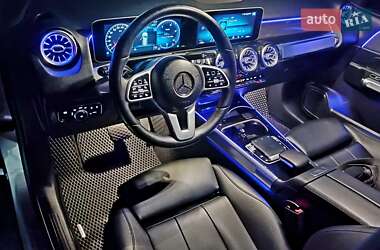 Позашляховик / Кросовер Mercedes-Benz GLB-Class 2019 в 