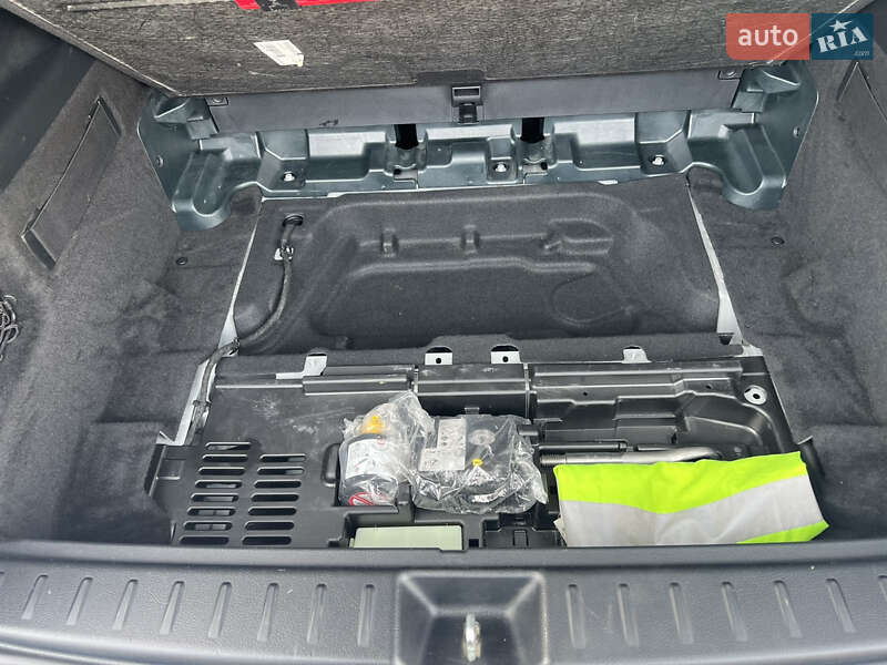 Внедорожник / Кроссовер Mercedes-Benz GLB-Class 2021 в Львове