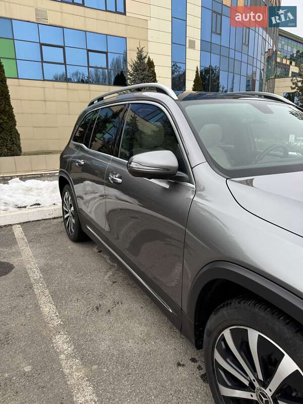 Внедорожник / Кроссовер Mercedes-Benz GLB-Class 2019 в Харькове