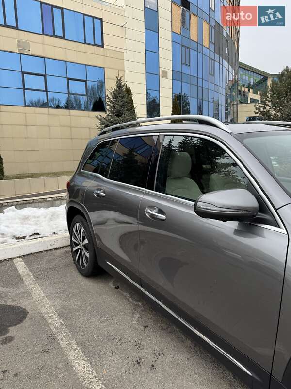 Внедорожник / Кроссовер Mercedes-Benz GLB-Class 2019 в Харькове