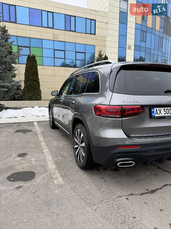 Внедорожник / Кроссовер Mercedes-Benz GLB-Class 2019 в Харькове