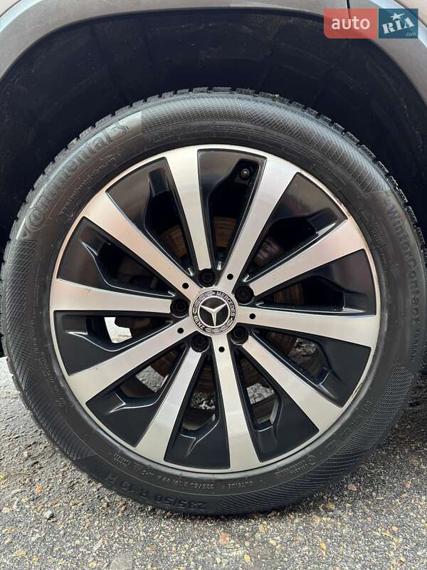 Внедорожник / Кроссовер Mercedes-Benz GLB-Class 2019 в Харькове