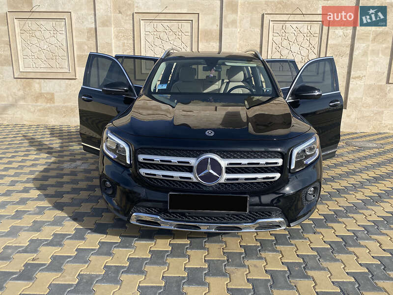 Позашляховик / Кросовер Mercedes-Benz GLB-Class 2019 в 