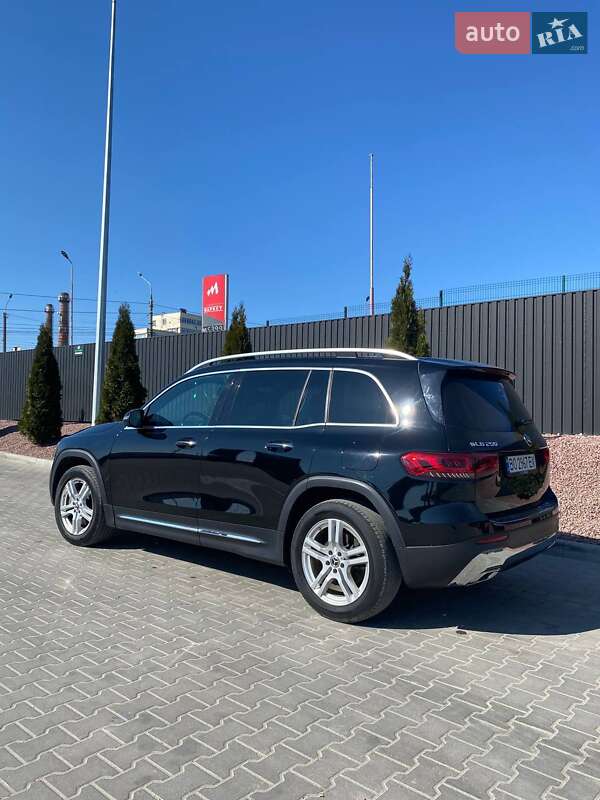 Внедорожник / Кроссовер Mercedes-Benz GLB-Class 2021 в Тернополе