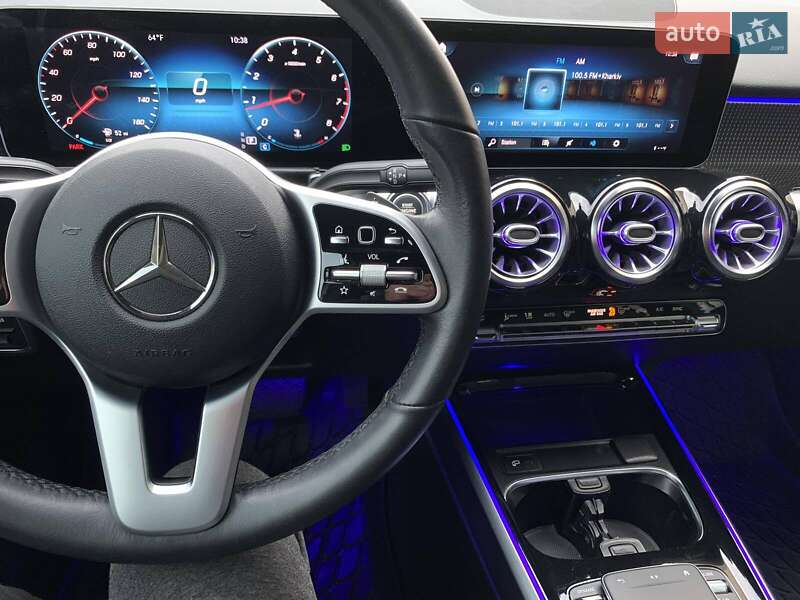 Mercedes-Benz GLB-Class 2021