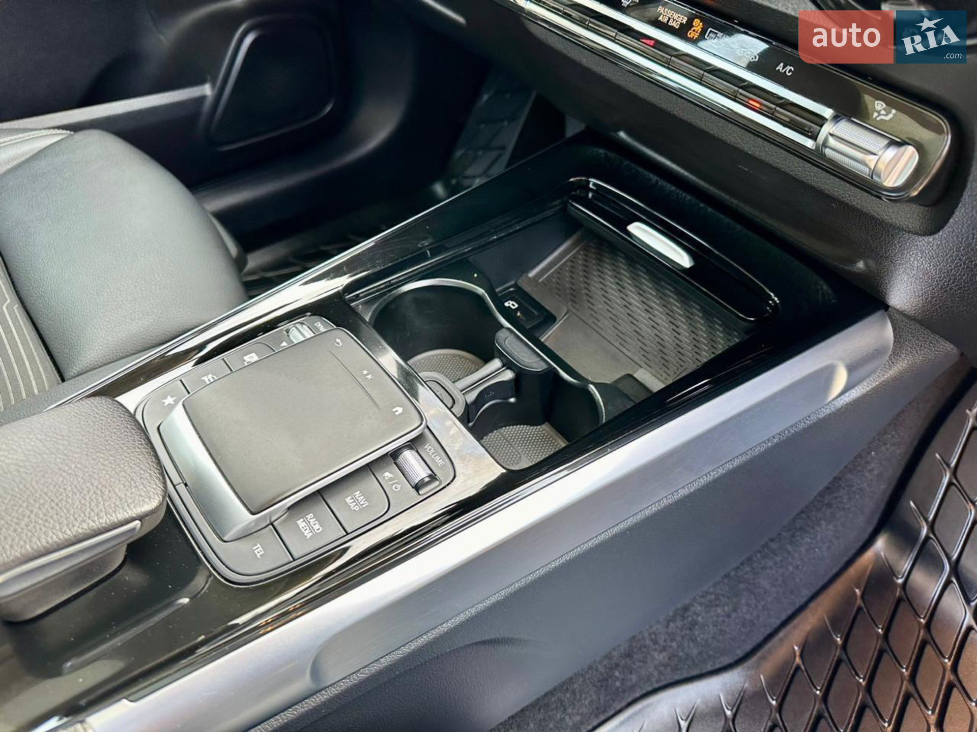 2021 Mercedes-Benz GLB - мініатюра 42