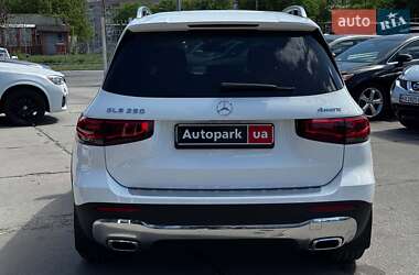 Позашляховик / Кросовер Mercedes-Benz GLB-Class 2020 в 