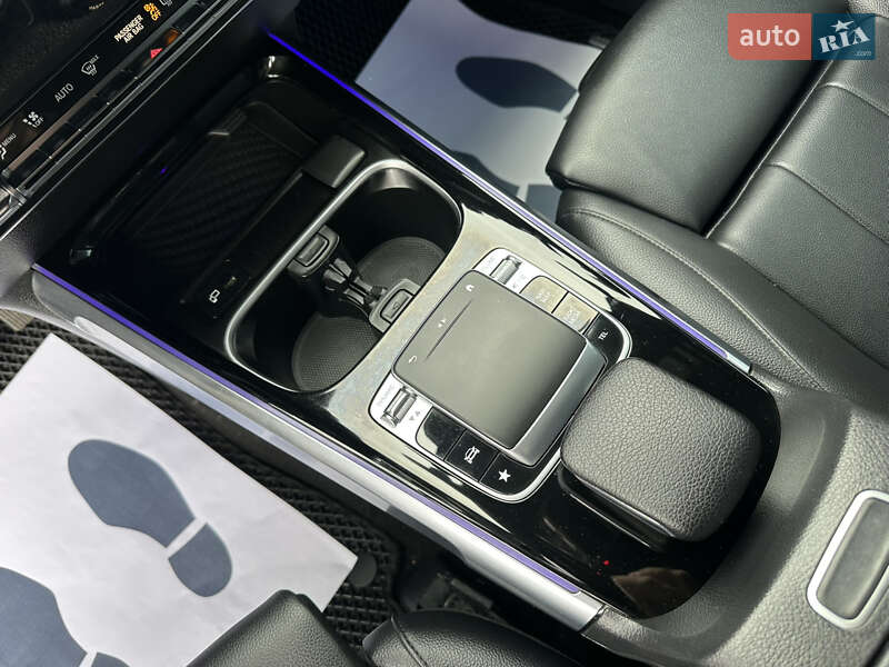 Внедорожник / Кроссовер Mercedes-Benz GLB-Class 2019 в Киеве