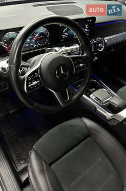 Внедорожник / Кроссовер Mercedes-Benz GLB-Class 2020 в 