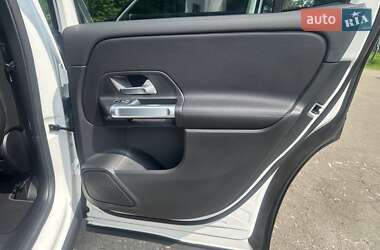 Внедорожник / Кроссовер Mercedes-Benz GLB-Class 2022 в 