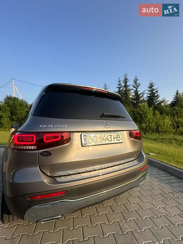 Внедорожник / Кроссовер Mercedes-Benz GLB-Class 2020 в Тернополе