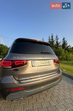 Позашляховик / Кросовер Mercedes-Benz GLB-Class 2020 в 
