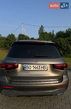 Позашляховик / Кросовер Mercedes-Benz GLB-Class 2020 в 