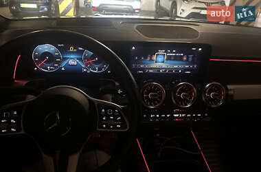 Внедорожник / Кроссовер Mercedes-Benz GLB-Class 2020 в 