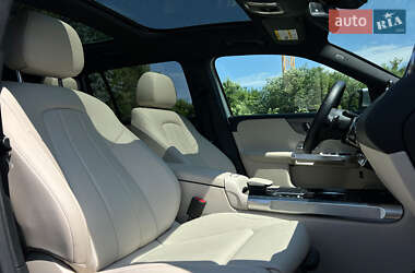 Внедорожник / Кроссовер Mercedes-Benz GLB-Class 2020 в 