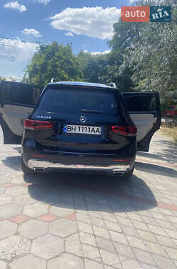 Внедорожник / Кроссовер Mercedes-Benz GLB-Class 2019 в 