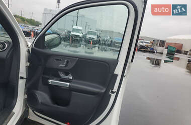 Внедорожник / Кроссовер Mercedes-Benz GLB-Class 2021 в 